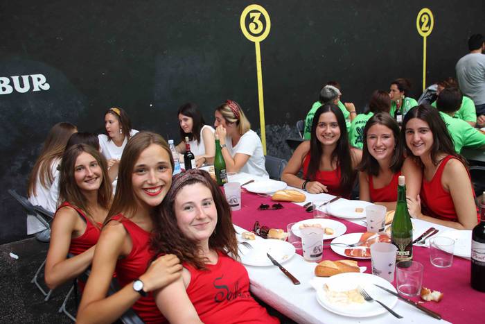 Bazkaldu ere frontoian egite 19 1566484660983