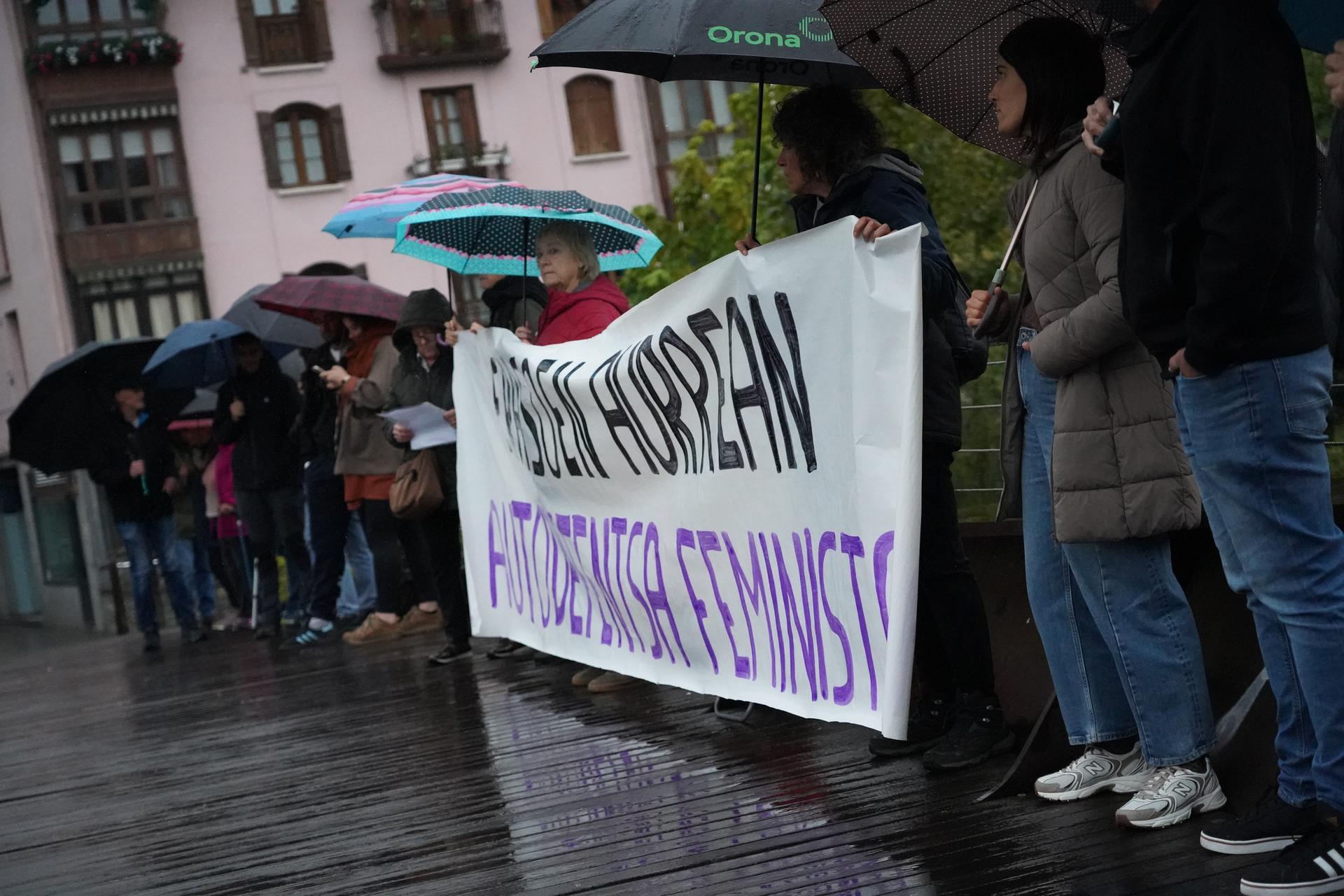«Erantzun kolektiboa da gure indarra»