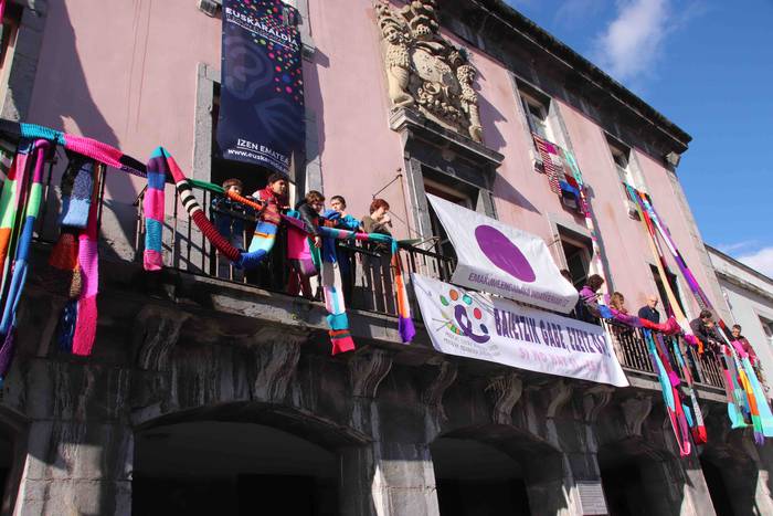 'Gora emakume anitzak eta go 3 1542976363514