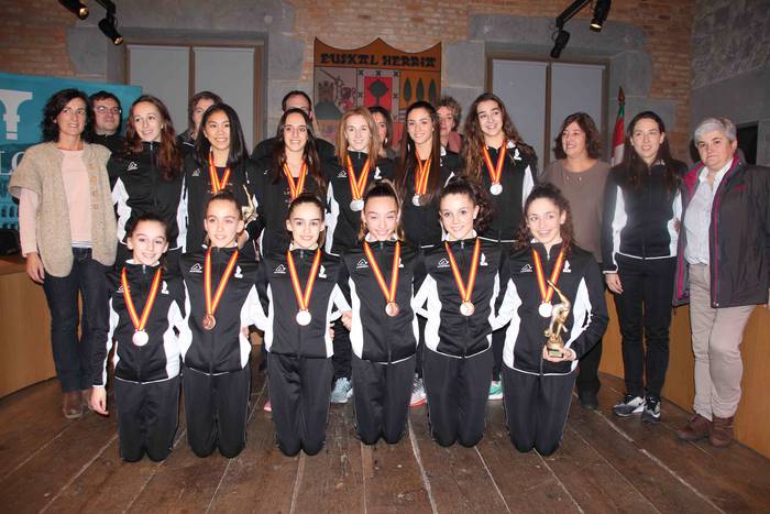 Tolosa CF Gimnastikakoei harrera egin diete 1 1544992023893