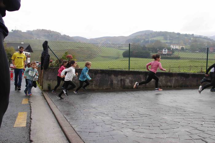 Ume krosa egin dute Amasako  11 1636802234813