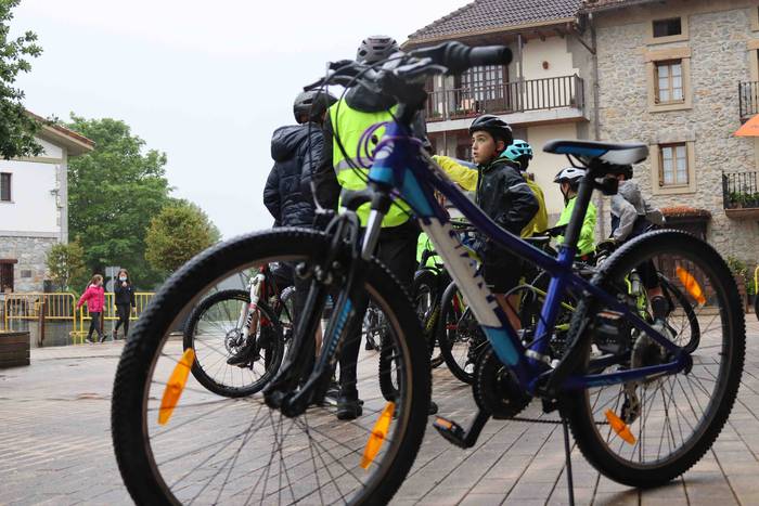 XXI. Biatloia egin dute Zizu 7 1621162198724