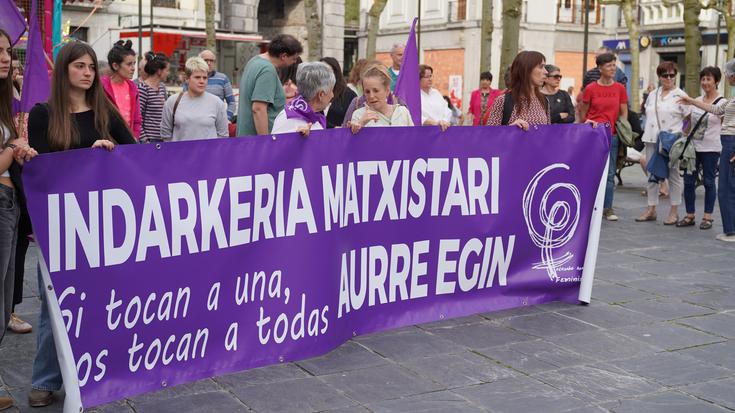 Basauriko erailketa matxista eta Berrizko erailketa saiakera salatu dituzte