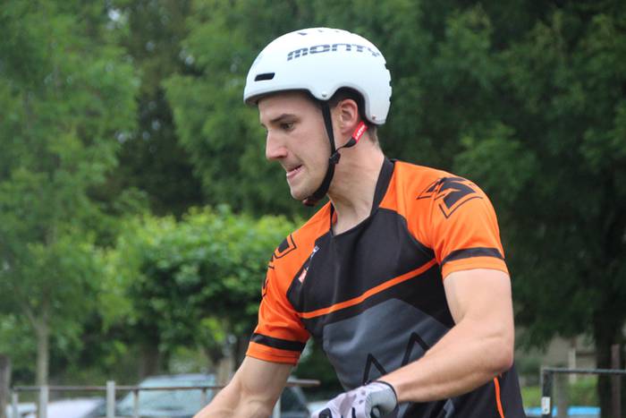 Erakustaldi batekin hasi dir 45 1496515197175