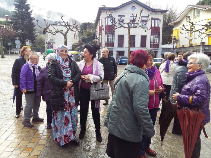 Irurako emakumeek plaza hart 2 1552054782831