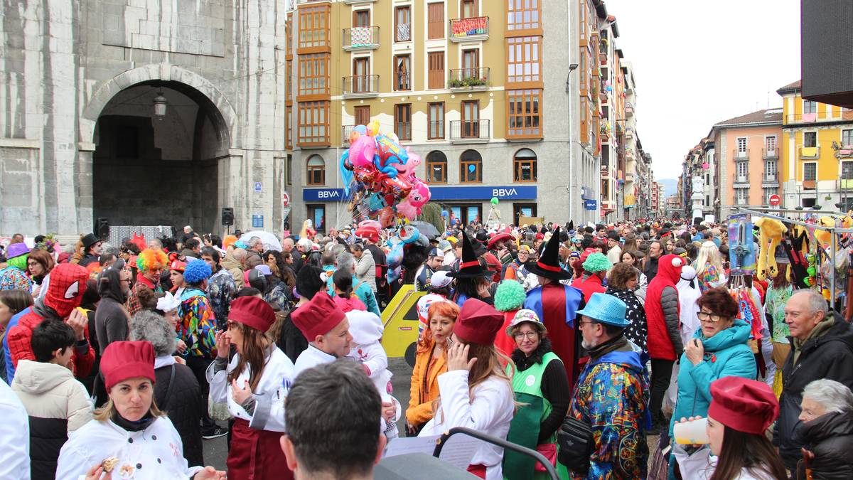 Inauterietan salmenta-postuak jartzeko baimenak eskatzeko epea zabaldu dute