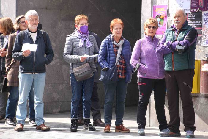 Martxoak 8 bezpera, oneka, p 31 1646657280132