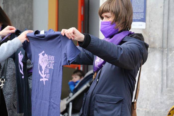 Emakumeek eskualdeko kaleak  9 1615231225835