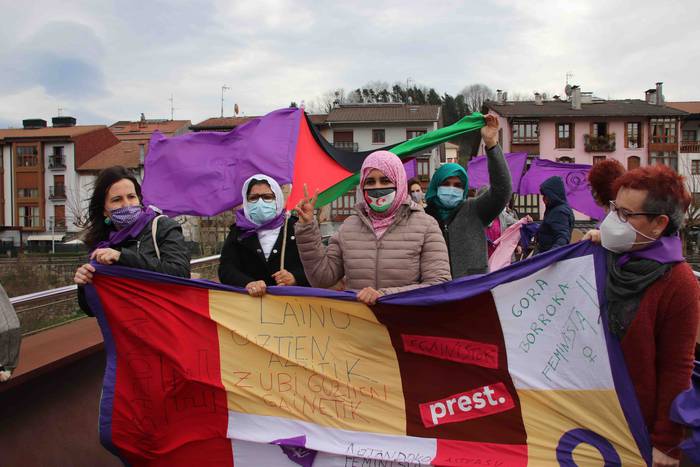 Emakumeen Mundu Martxa eskua 1 1613827667613