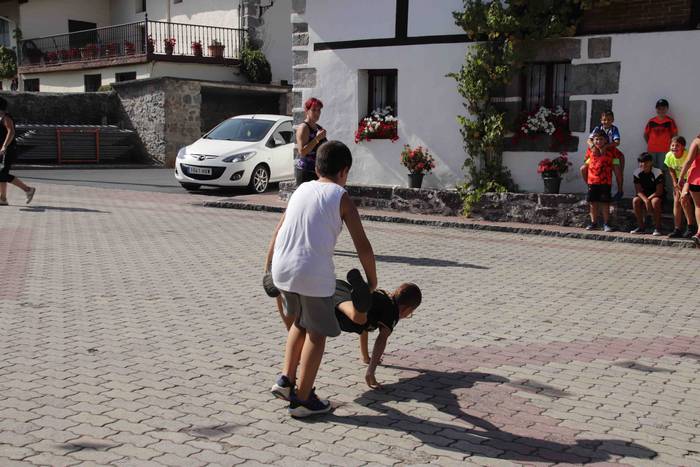 Goiazko festak. Ume jolasak. 20 1660322691208