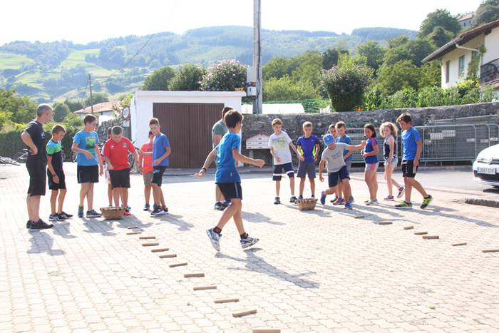 GOIATZKO ANDRA MARI JAIAK 20 43 1502731450913