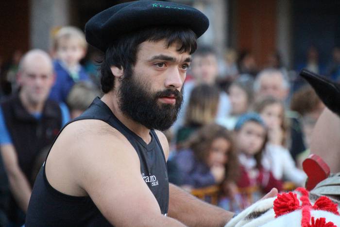 Gazteak nagusi, ximaurra gar 14 1507490454295