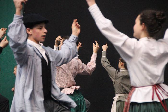 Eskolatik plazara emanaldia  25 1488739678203