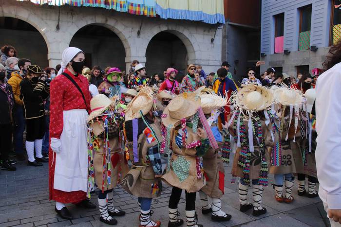 Dantzari Txikiak Zaldunita b 15 1645880471527