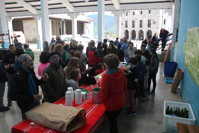 Abeltzain eta artisauen azoka hernialden 18 1462708883497