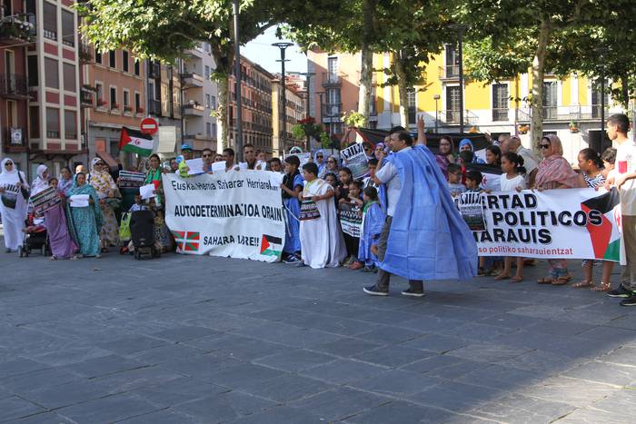 Saharako presoen aldeko elka 1 1501175094884