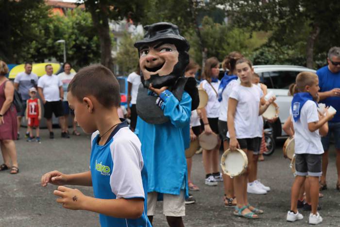 Kalejiraren atzetik eta buru 22 1660214357361