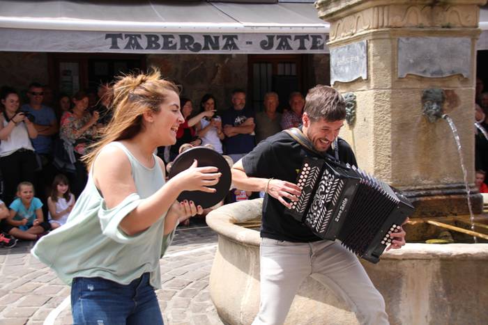 Muskerraren eguna Asteasun 81 1495373716674