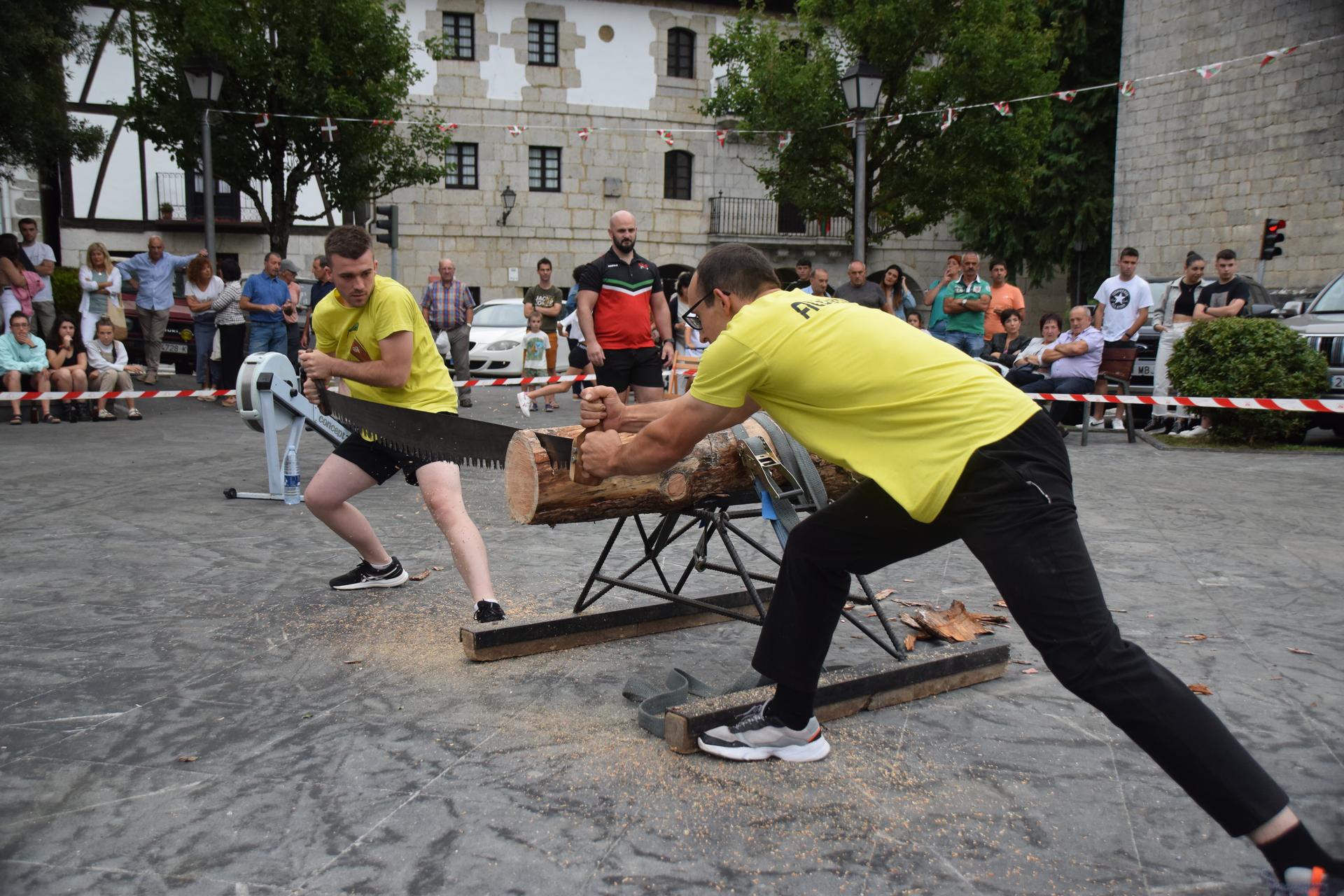 Albizturren ere festarako prest