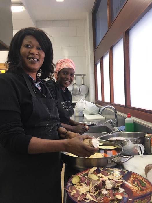 Jatorri ezberdinetako emakum 18 1560617136975