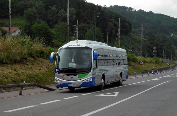 Ohiko ibilbidea berreskuratu du Amezketako autobus zerbitzuak