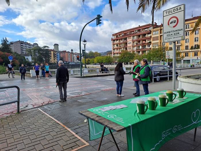 Minbiziaren Aurka Gipuzkoan elkarteak eskerrak eman dizkie tolosarrei