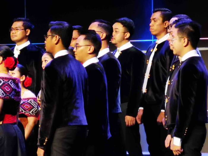 Batavia Madrigal Singers, ik 51 1572636847174