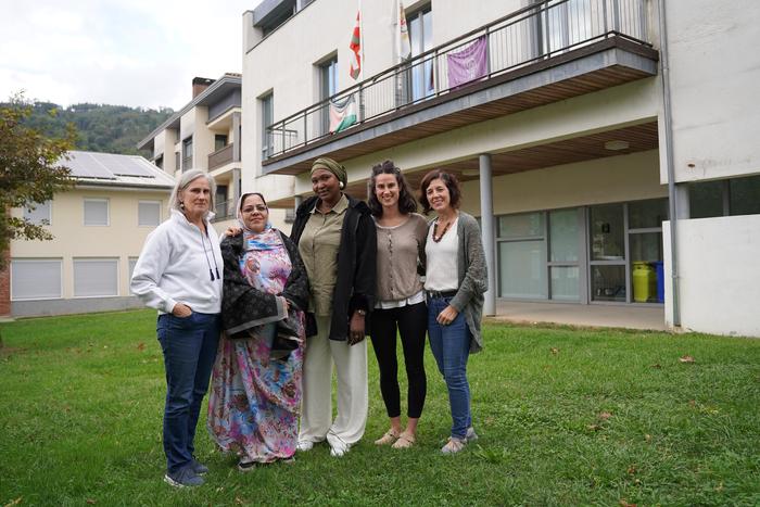 Zapiak Ikaztegietako emakumeen topaleku