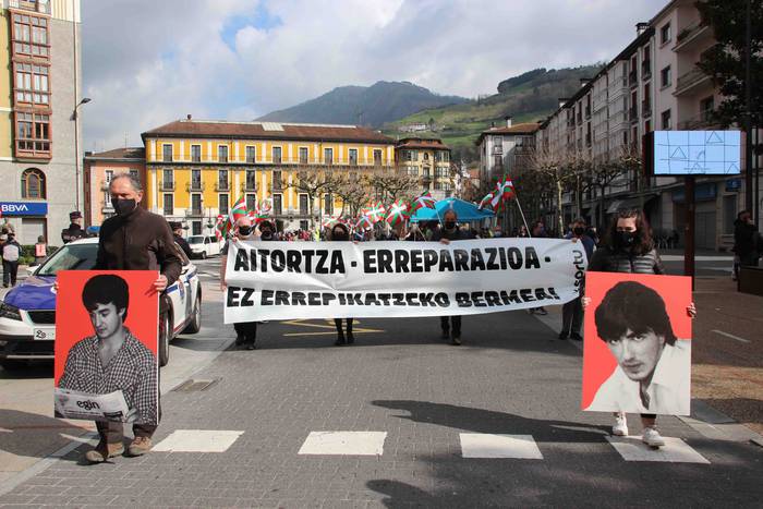 "Bada garaia tortura, gerra  1 1614447028975