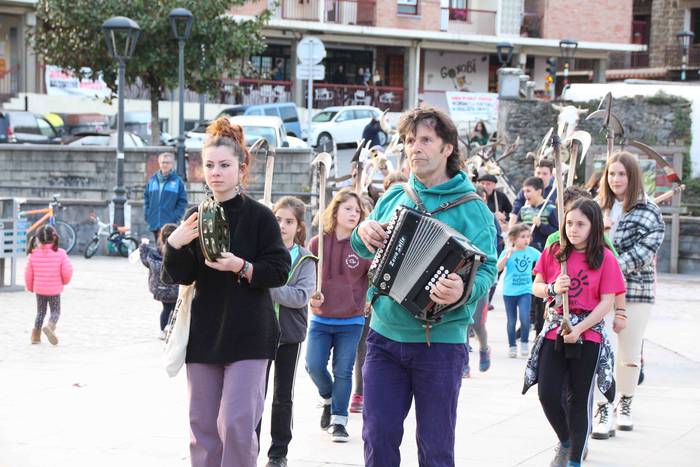 "Azti, prest, irribarra!" 7 1647719504360