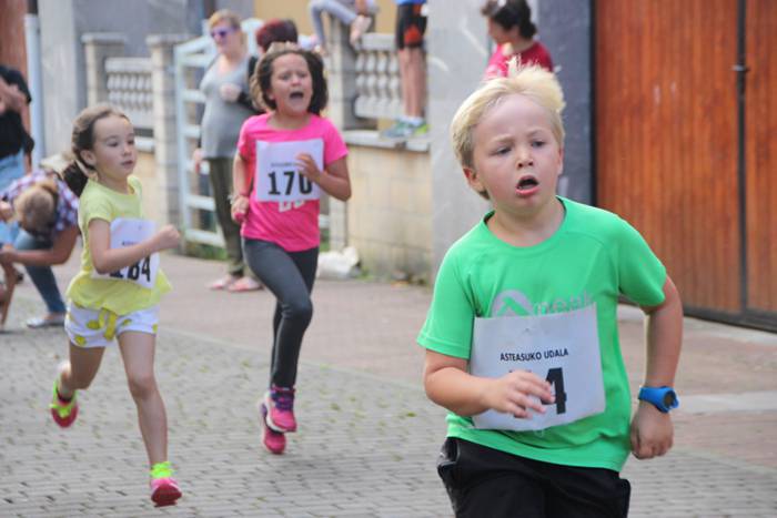 Asteasu San Pedro jaiak haur 32 1498651950511