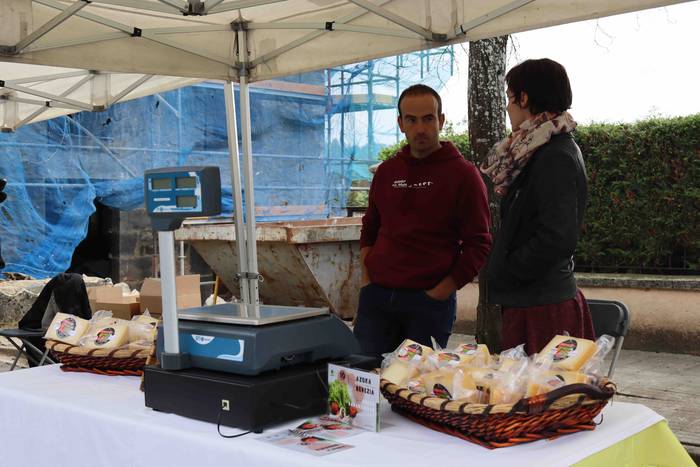 Azoka berreskuratu dute Zizu 40 1633863561892