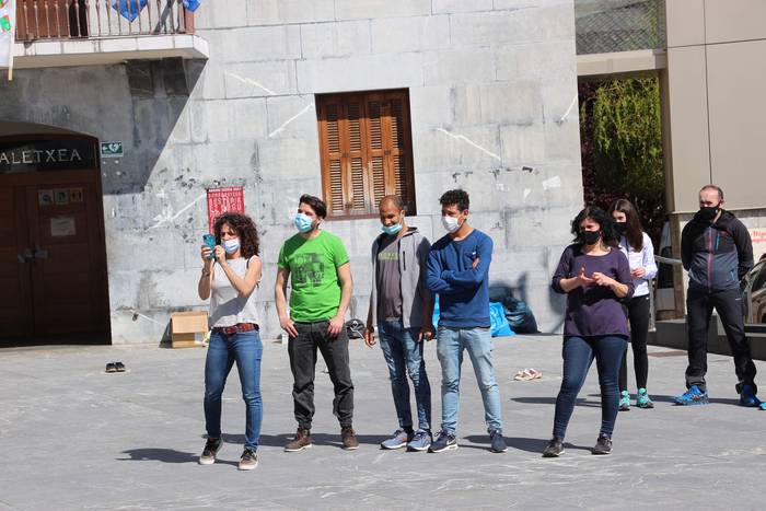 Elkartasun keinuak Adunan 19 1616942582997