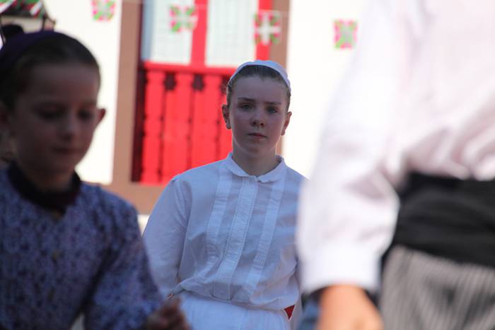 Dantza, bidania 26 1472039925777