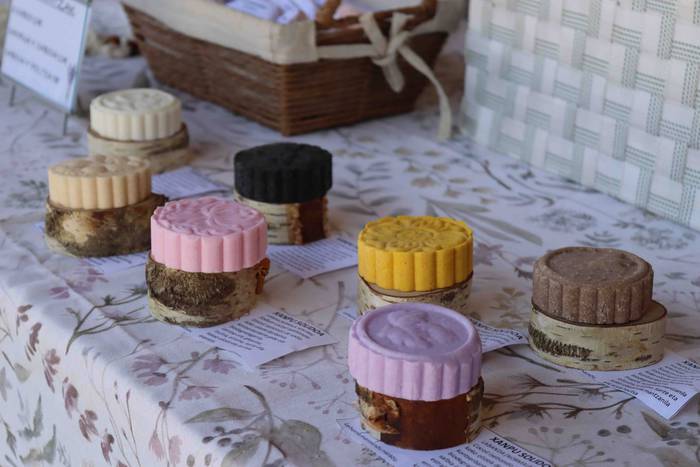 Artisau eta janari postuz be 55 1653821454845