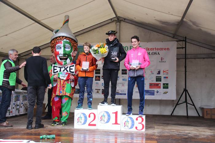 700 haur inguru XXXI. Ero Et 170 1516542885543