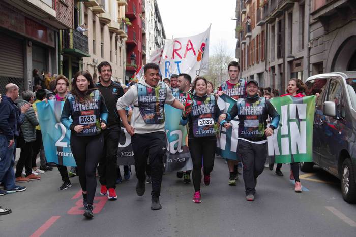 22. Korrika, furgonetatik, T 10 1649420174947