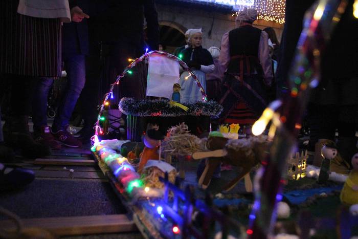 Errege magoen desfilea tolos 2 1546717624593