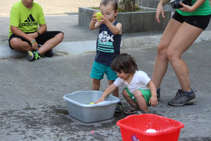 Festak hastearekin batera, j 56 1502727581135