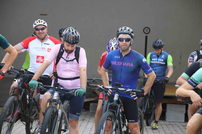 Mendi bizikleta lasterketare 12 1660377592765