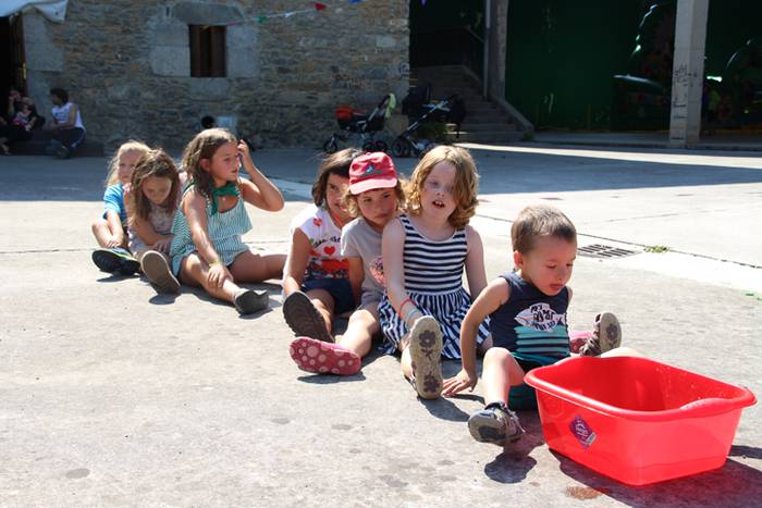 Festak hastearekin batera, j 17 1502727325652