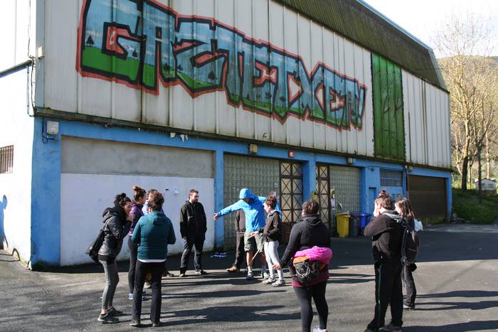 Basoari begira Anoetan 5 1554970852712