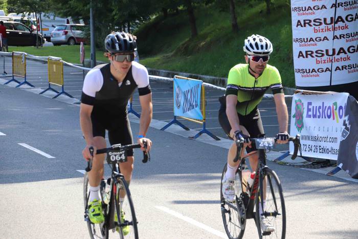 Gurpil gainean, Abraham Olan 13 1559487008197