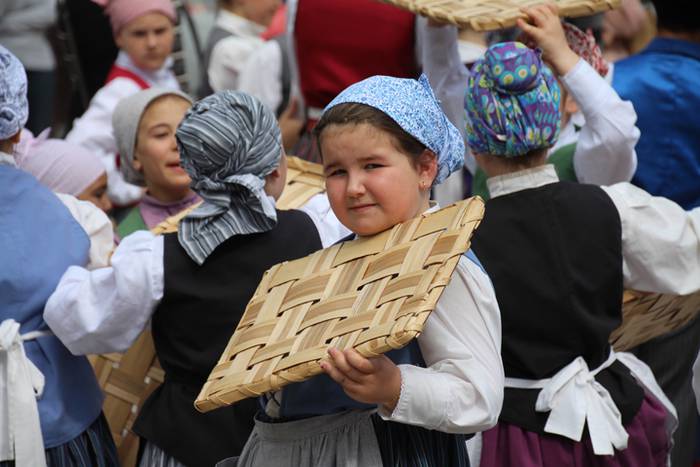 Haurrek alaitu dituzte kalea 11 1494677801328