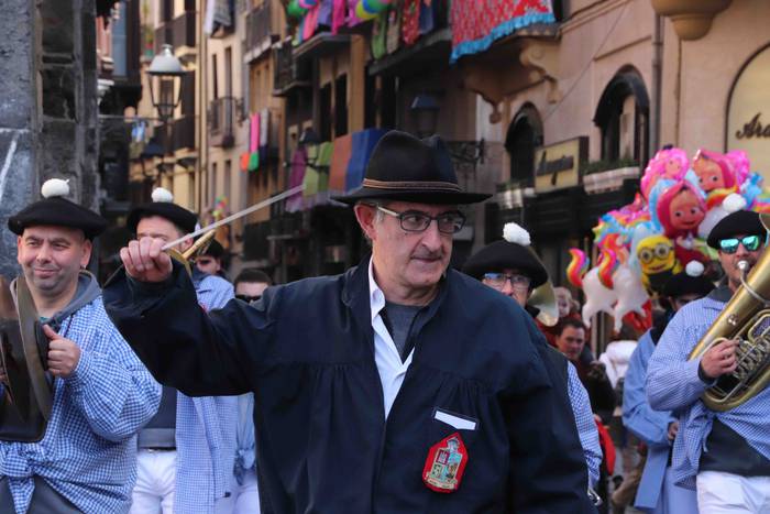 Erraldoi eta buruhandiak Zal 28 1582375951521