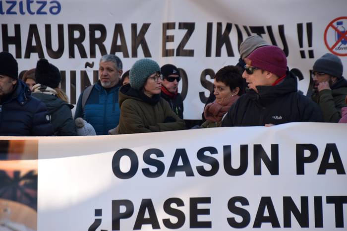 COVID pasaportearen kontrako 12 1642249407656