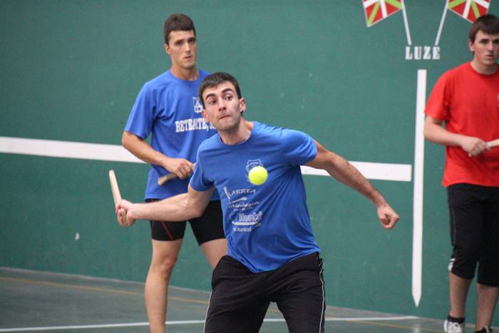 Ikuskizun handia ikusi da Bidaniako frontoian 6 1472230259776