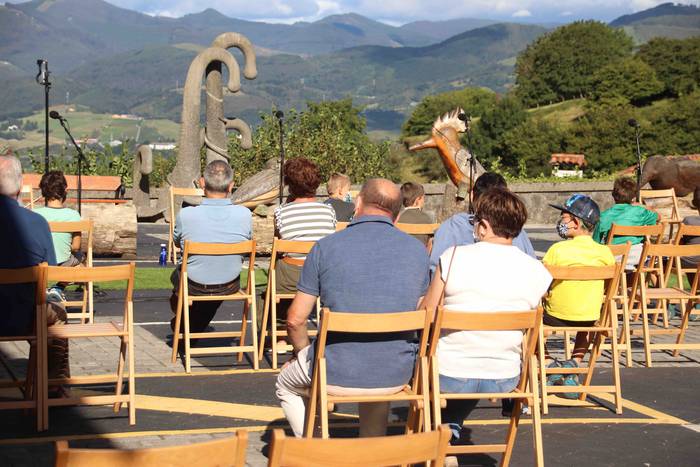 Bertso saioa antolatu dute L 2 1596476554840