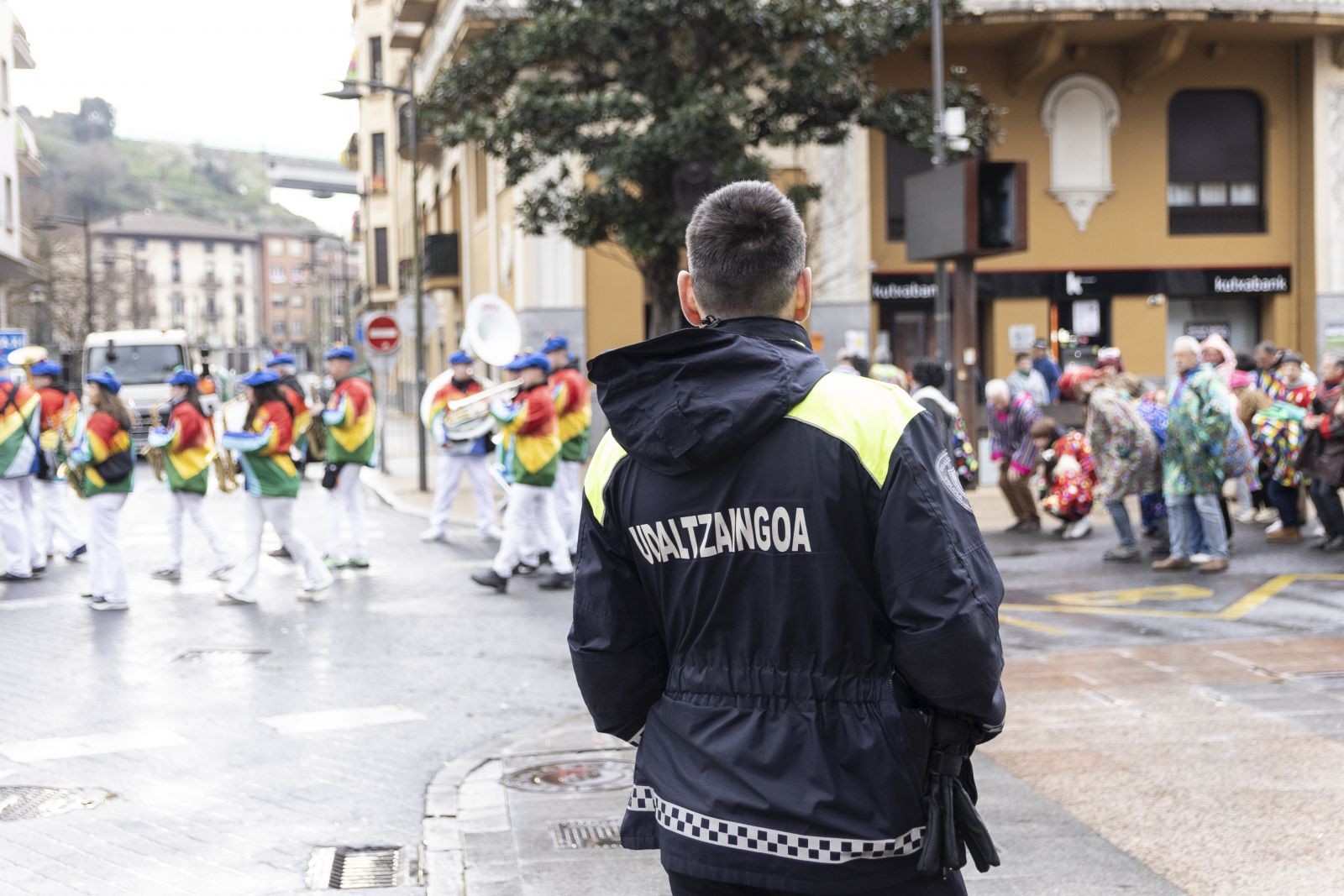 Hamabi trafiko laguntzaile kontratatuko dituzte inauterietarako