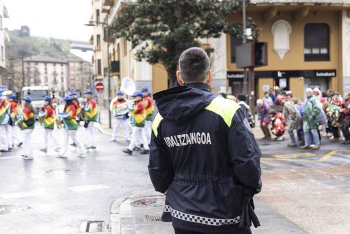 Hamabi trafiko laguntzaile kontratatuko dituzte inauterietarako